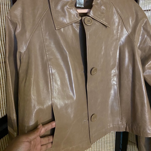 Trench/Cropped Leather Jacket, worn once. - Picture 3 of 4